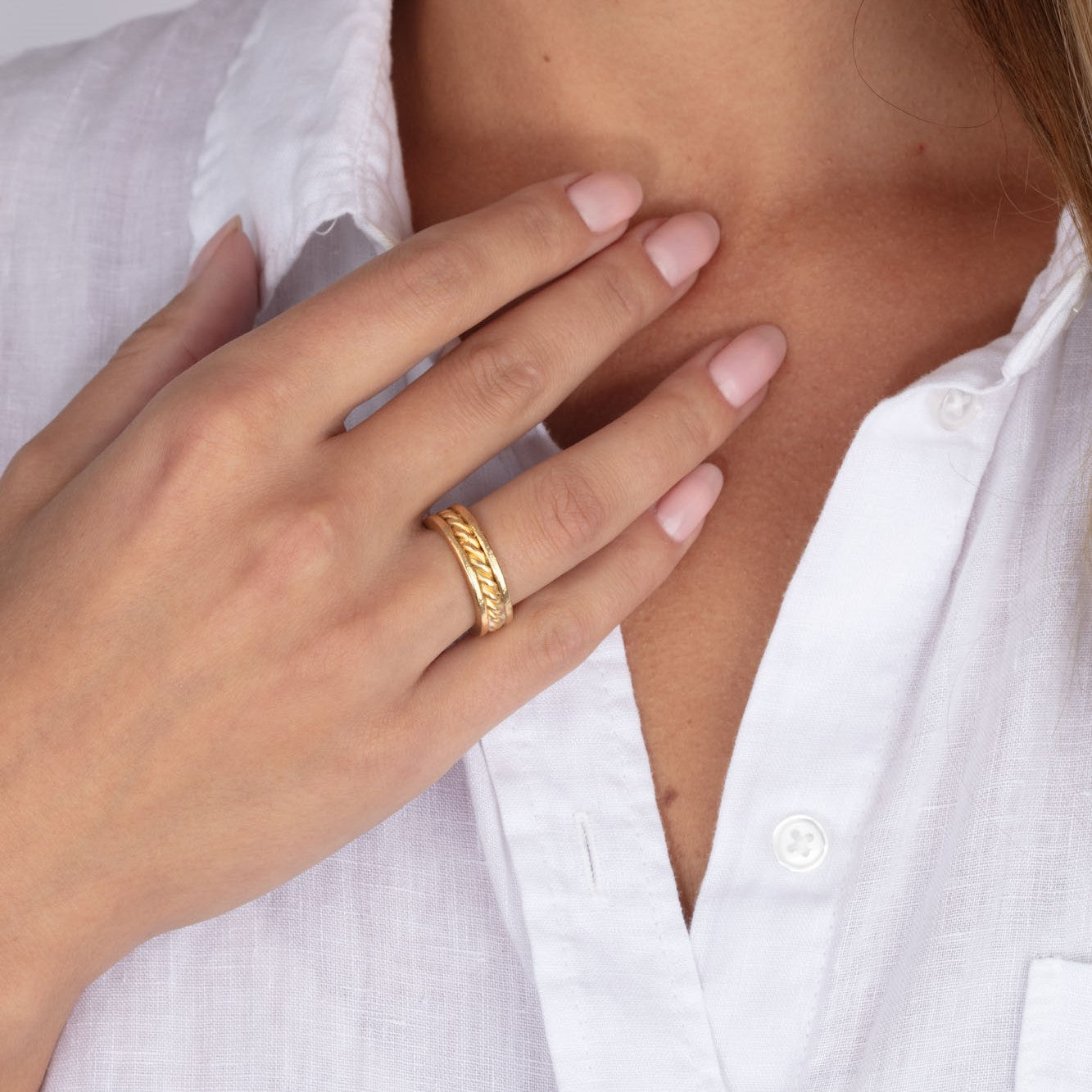 Twist Ring with Borders