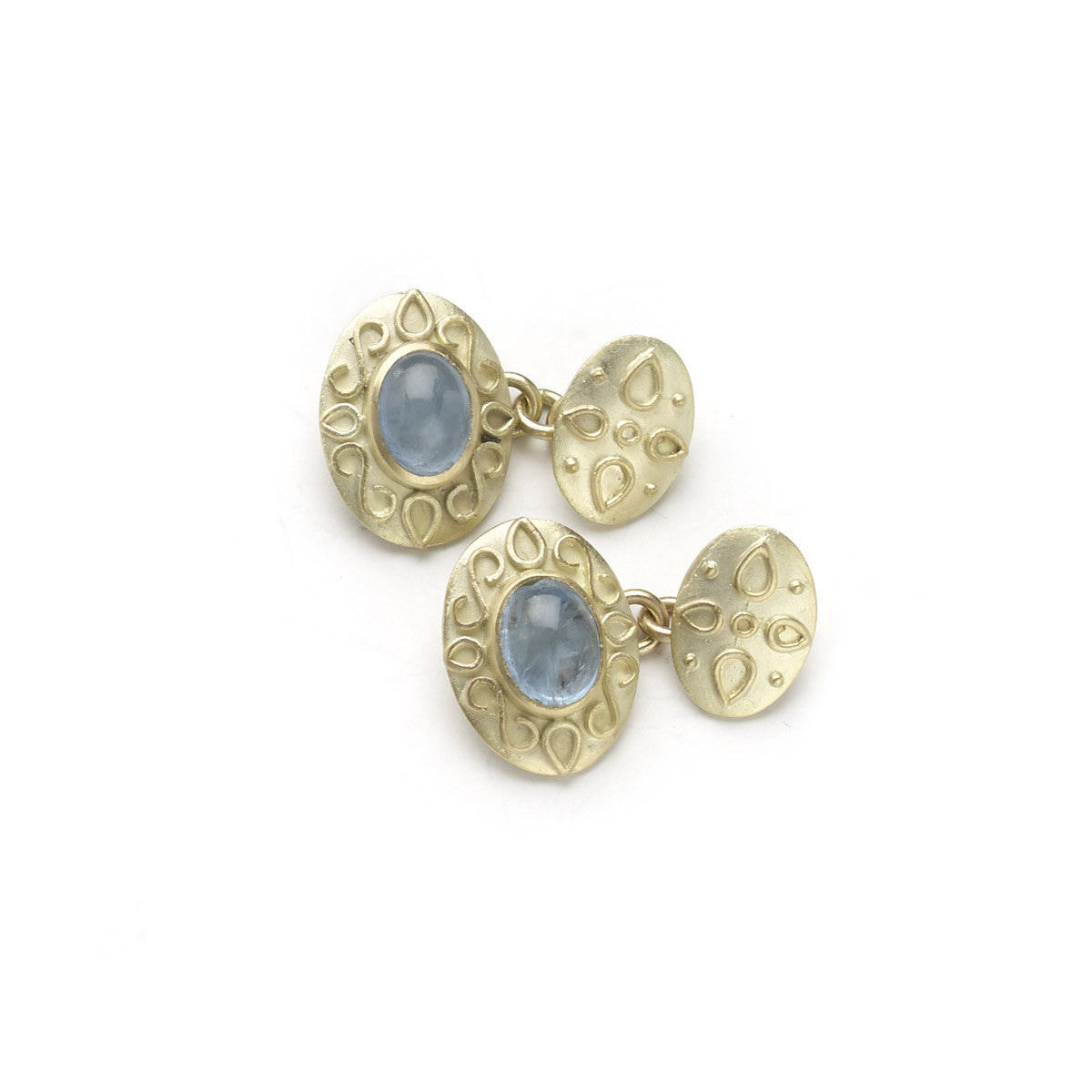 Yellow gold cufflinks with chain link fitting, set with aquamarine cabochon, raised yellow gold patterns