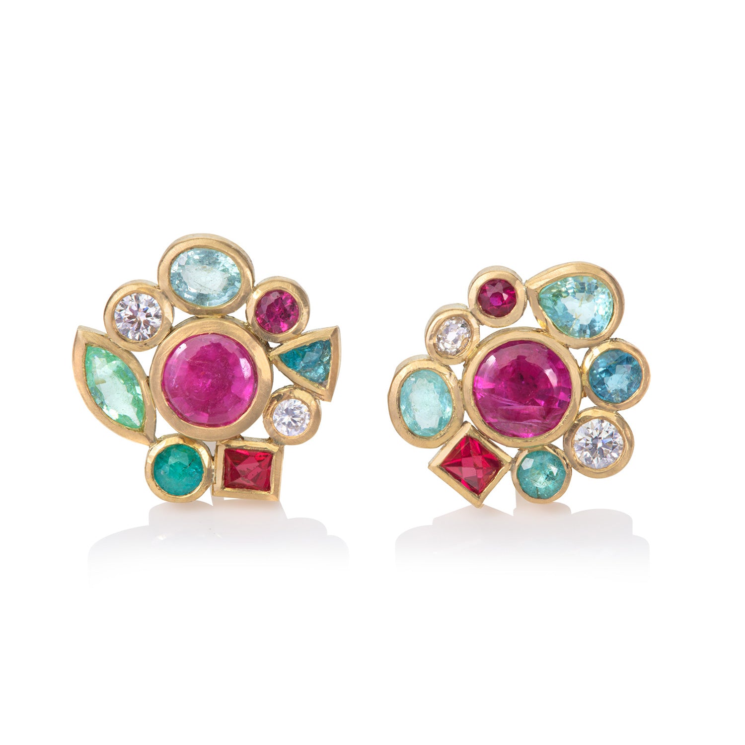 18ct yellow gold cluster stud earrings on a white background