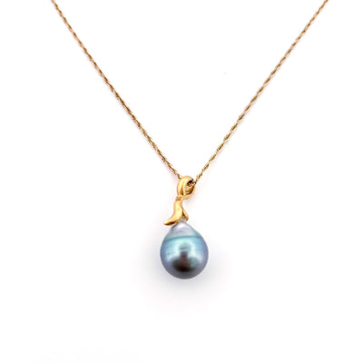 Black Pearl and Yellow Gold Necklace