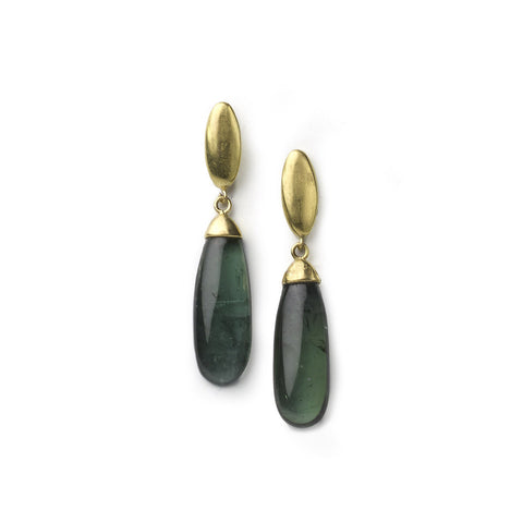 Drop earrings with green tourmaline cabochon drops set in yellow gold, with smooth yellow gold tops