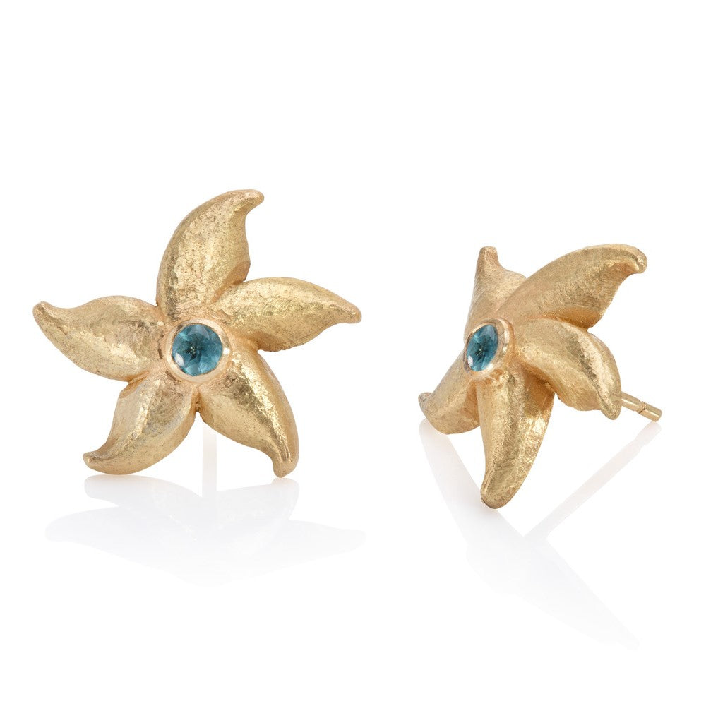 Yellow gold starfish stud earrings set with central apatite cabochon stone