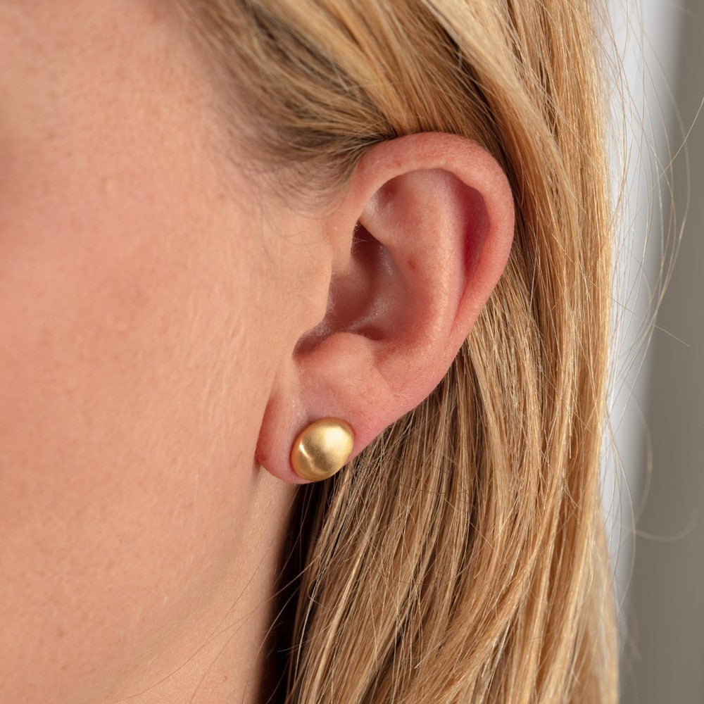 18ct Yellow Gold Pebble Earrings